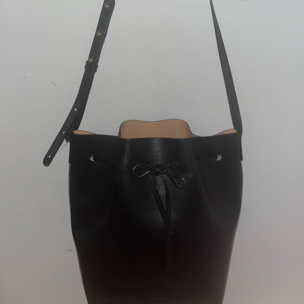 Mansur Gavriel Bucket Bag in black/beige interior